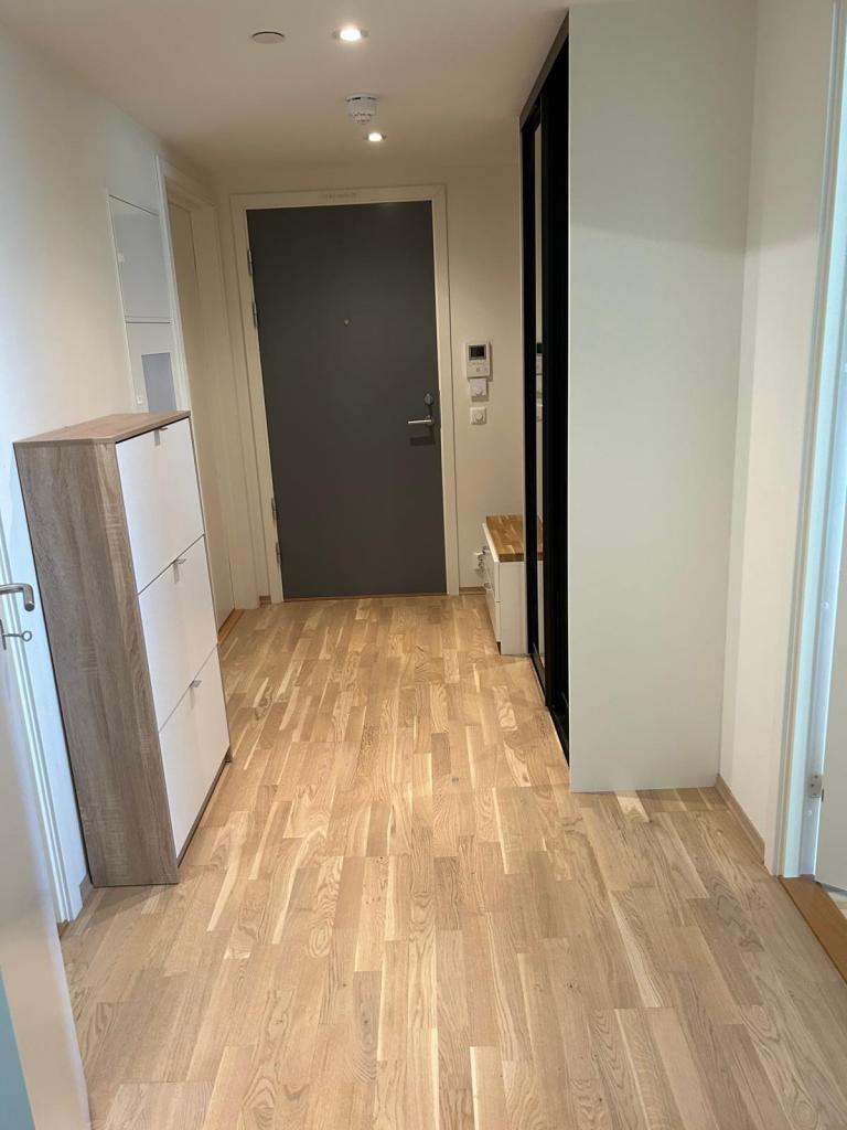 Gang med integrert skohylle og garderobeskap